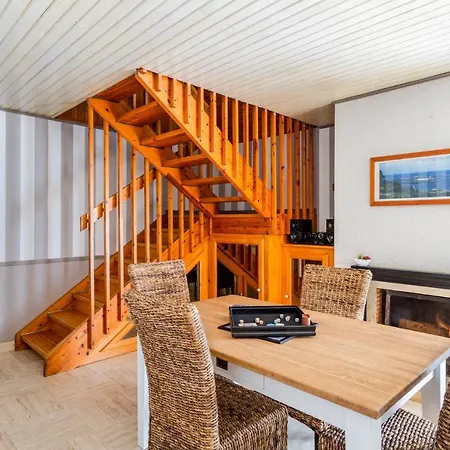 Brise Marine, Maison Nyaraló *